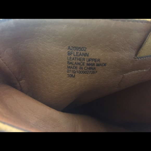 B. Makowsky Leann Boots Only Used Once - Picture 4 of 8